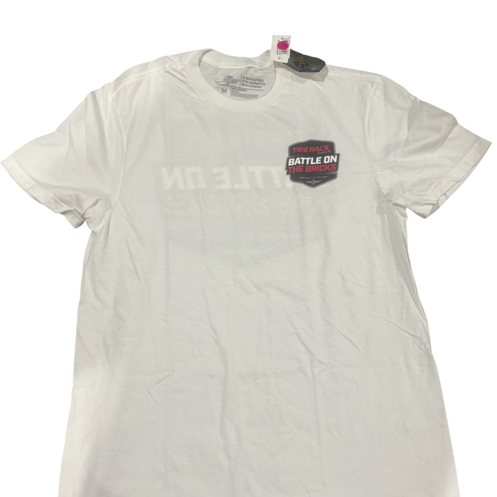 Indianapolis Motor Speedway Battle on the Bricks Tire Rack White Tee Shirt M NEW